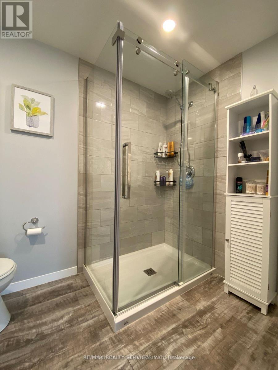 4870 MAPLEVIEW CRESCENT - 4
