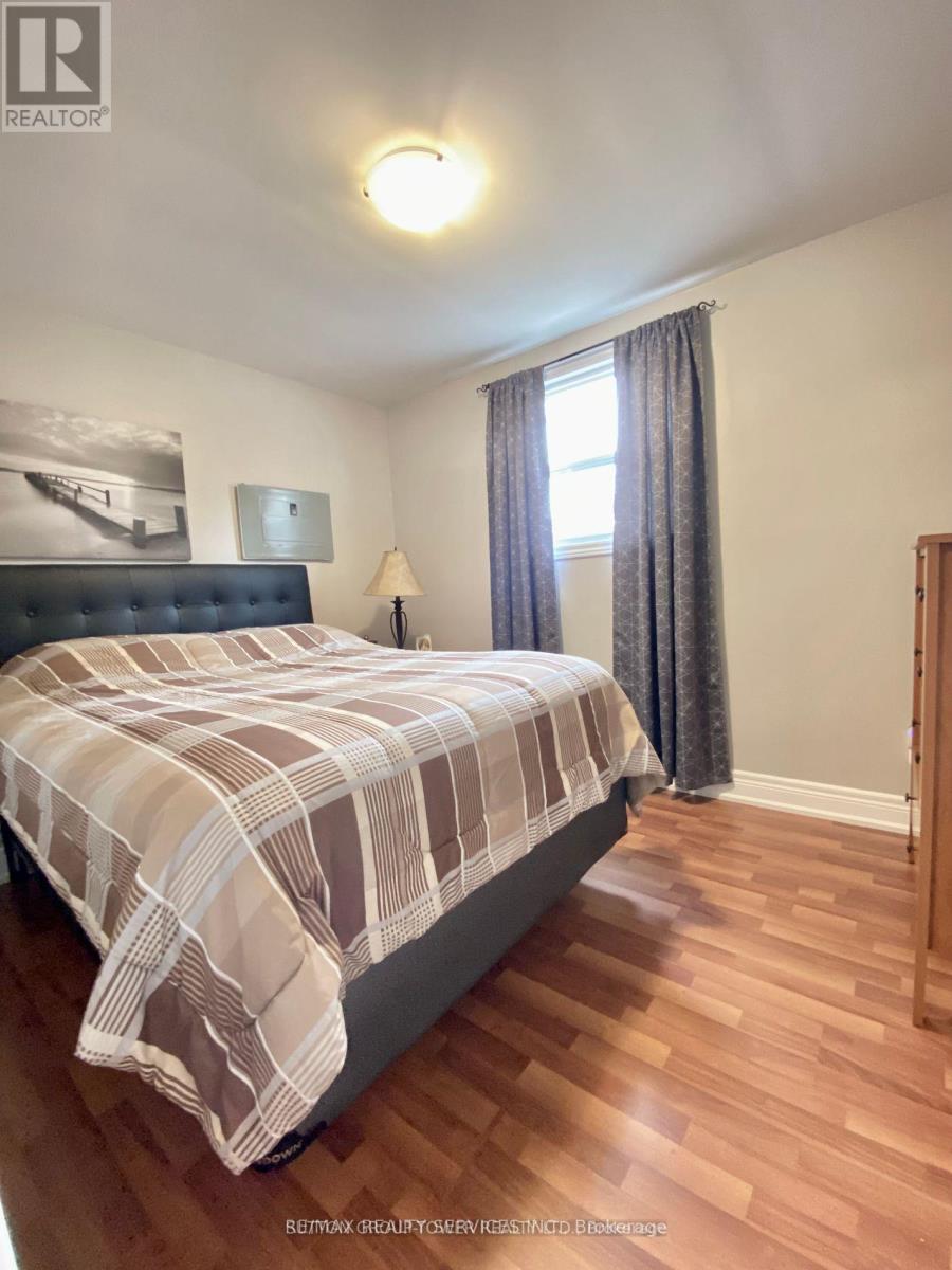 4870 MAPLEVIEW CRESCENT - 6