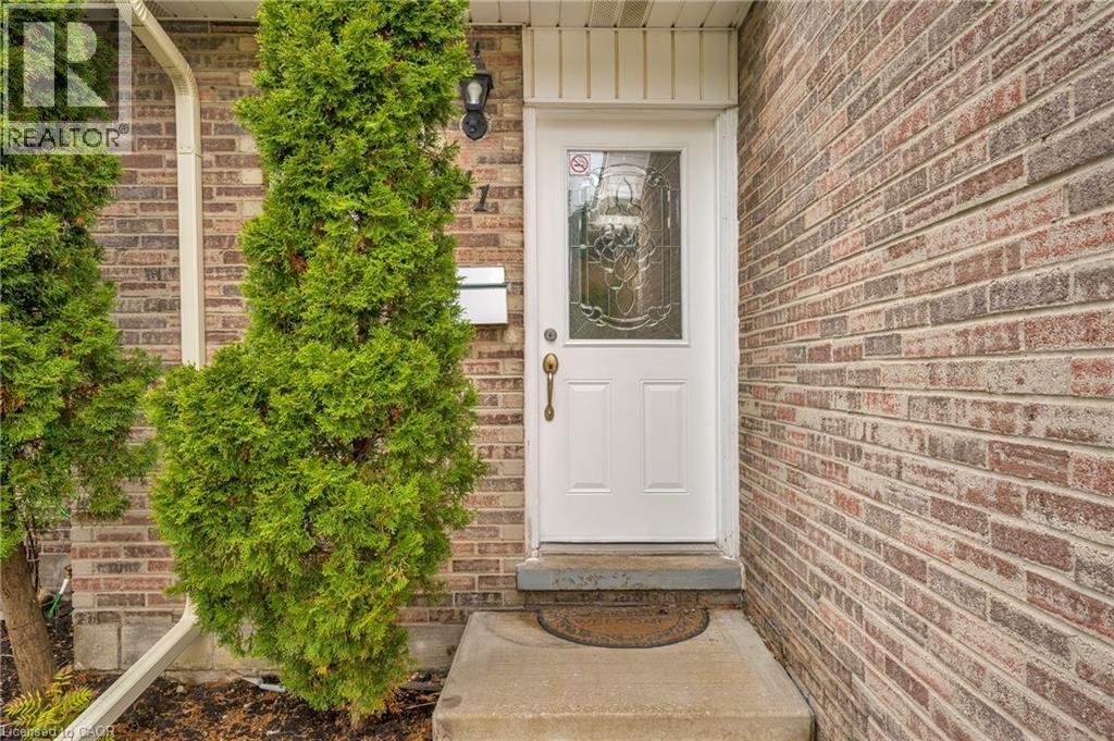 #41 1420 GARTH Street - Image 3