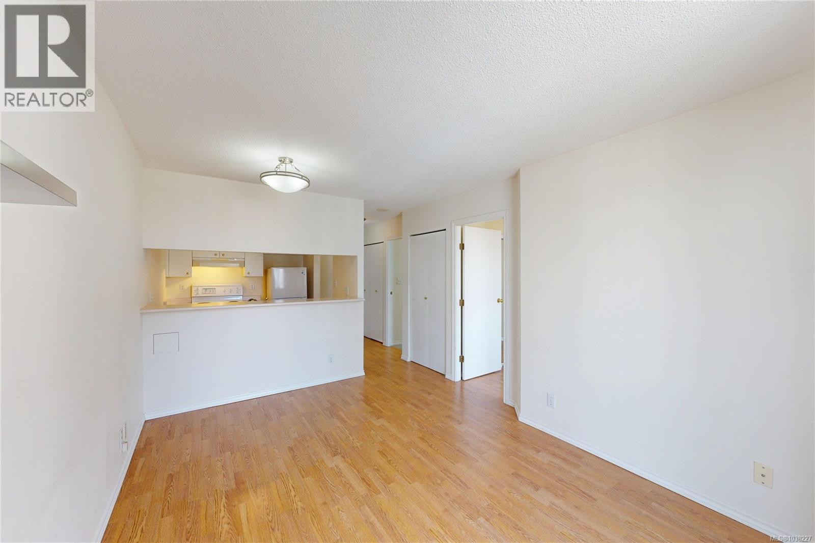 #703 835 View St - 14