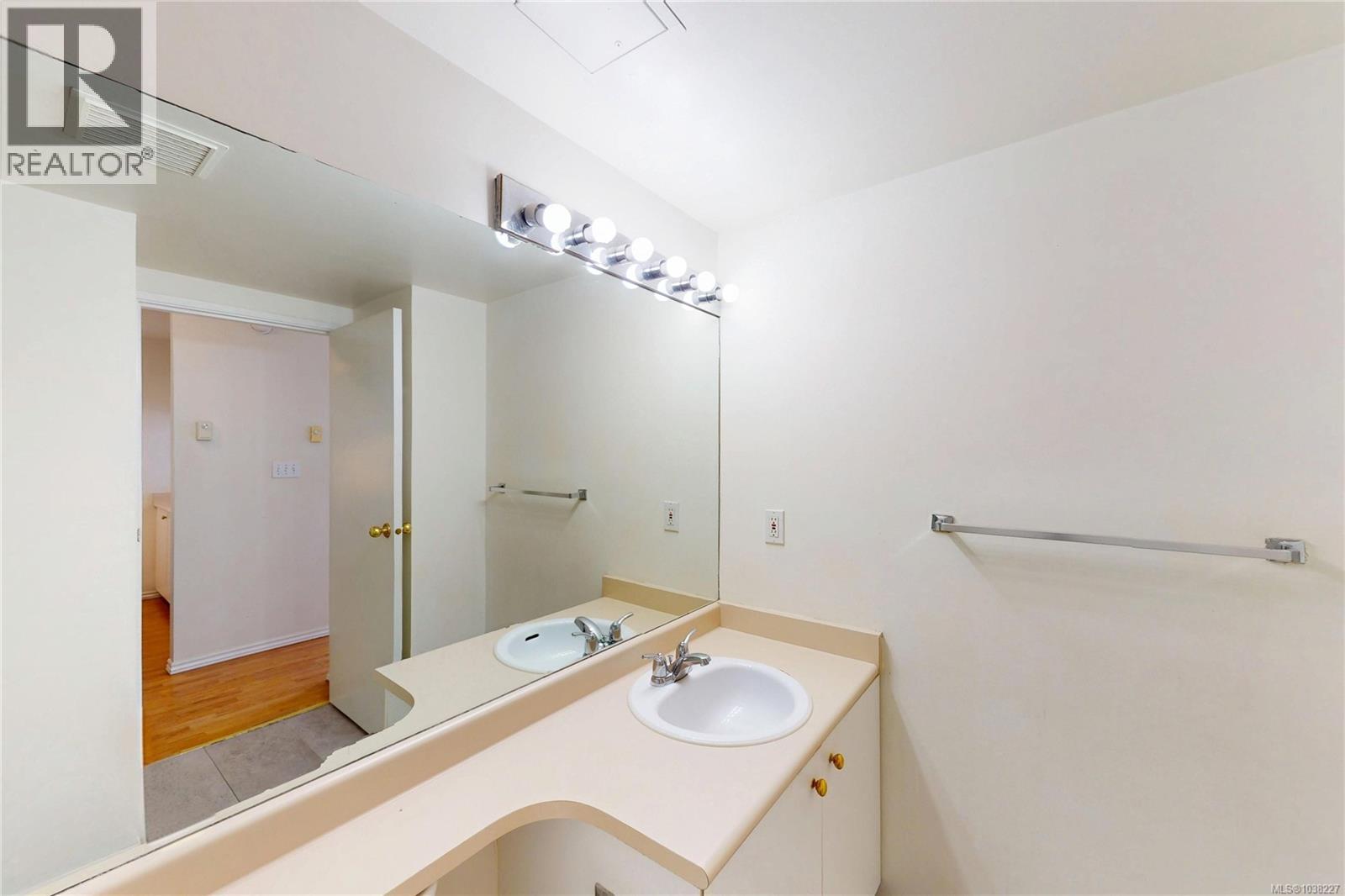 703 835 View Street, Victoria