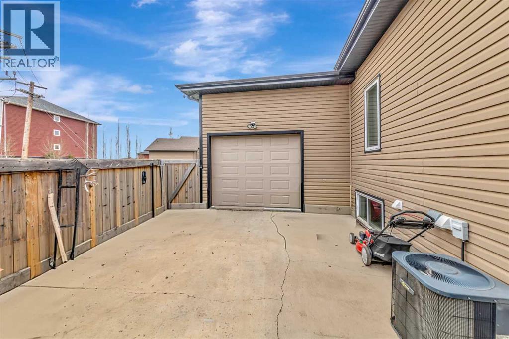 7202 43 Street — photo 43