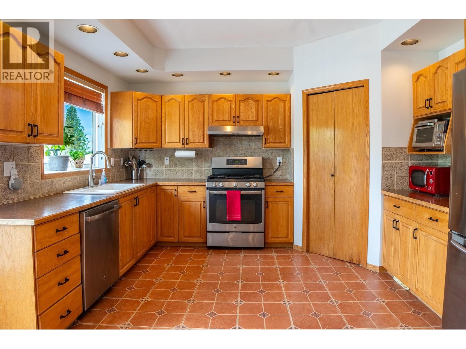 625 24 Avenue S - 8