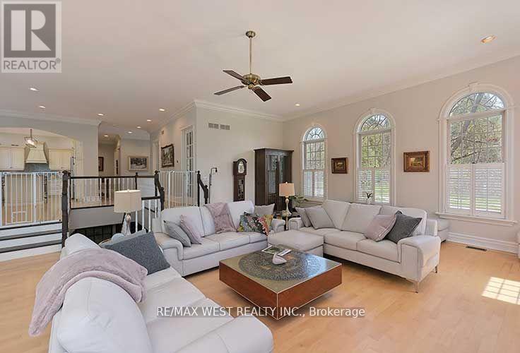 5 HUMBERVIEW DRIVE - 14