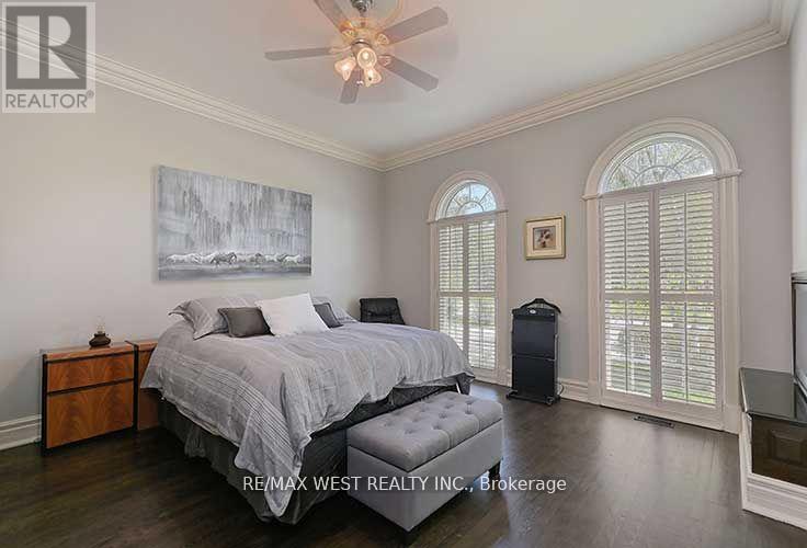 5 HUMBERVIEW DRIVE - 22