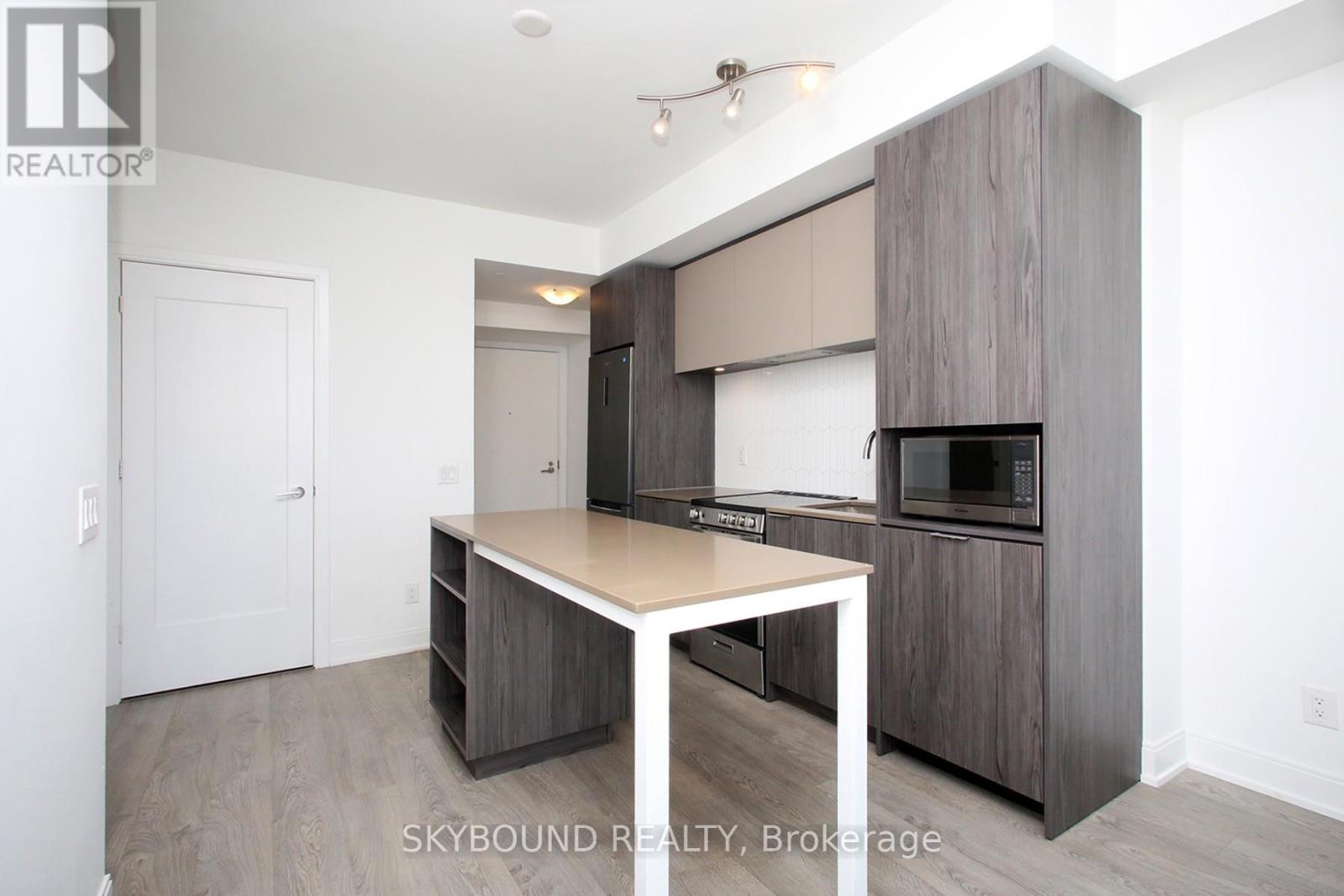 #610 70 ANNIE CRAIG DRIVE - 11