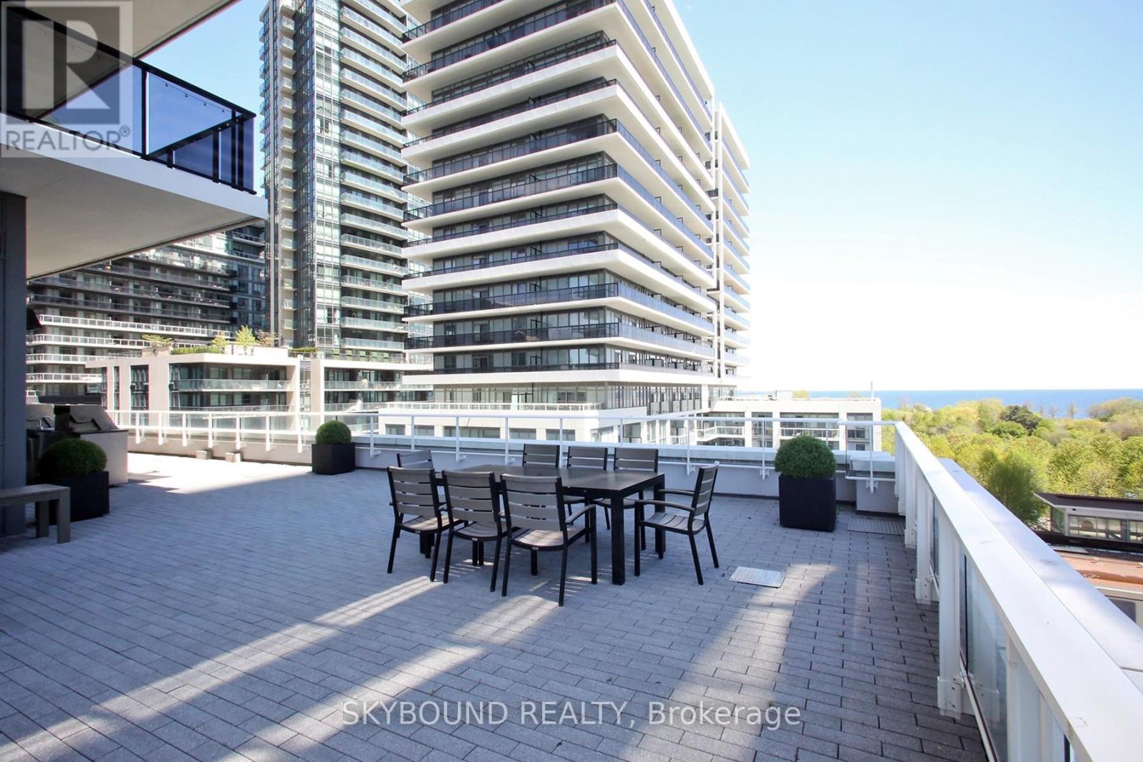 #610 70 ANNIE CRAIG DRIVE - 30