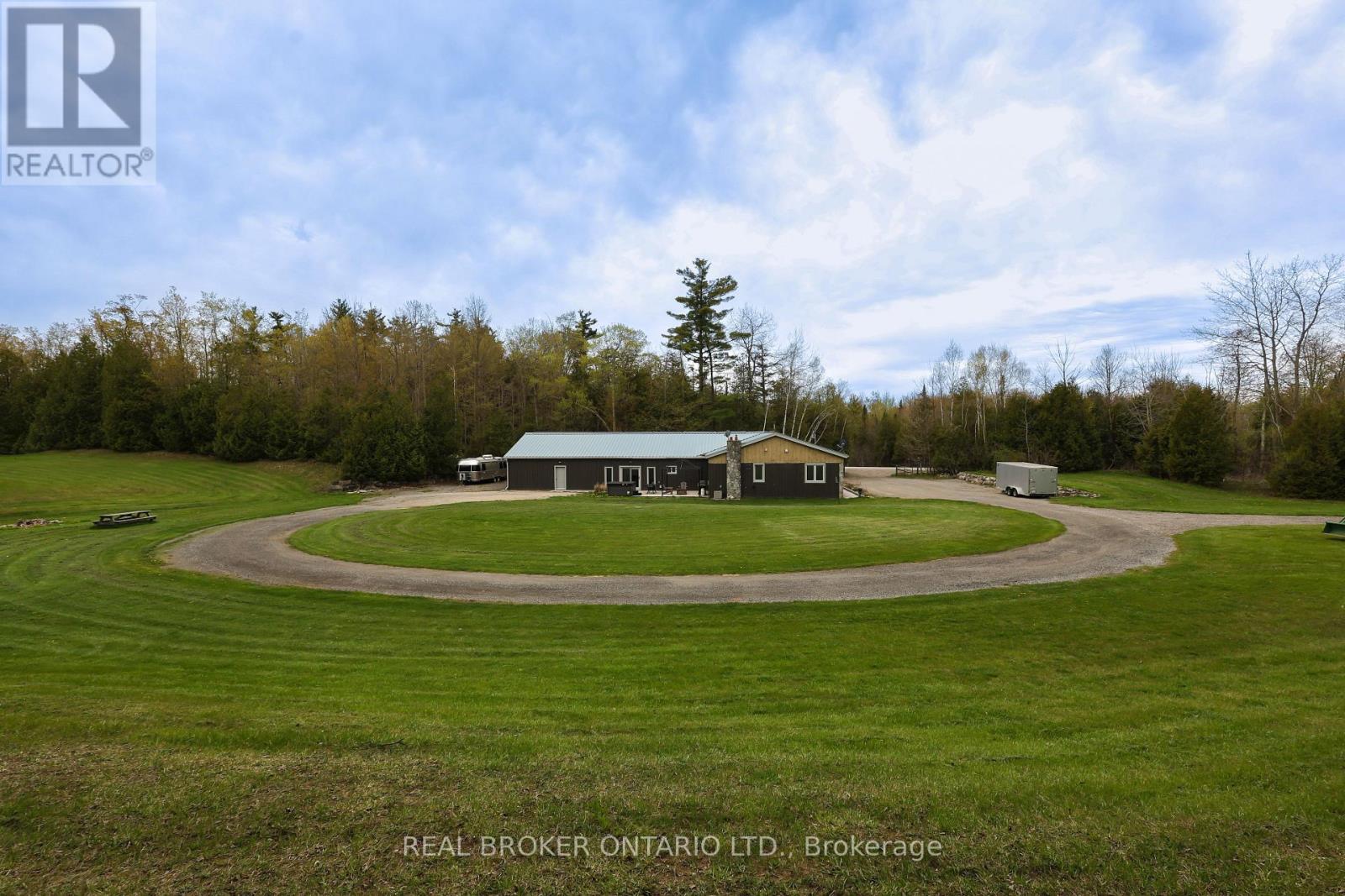 4589 WATSON ROAD N - Image 2