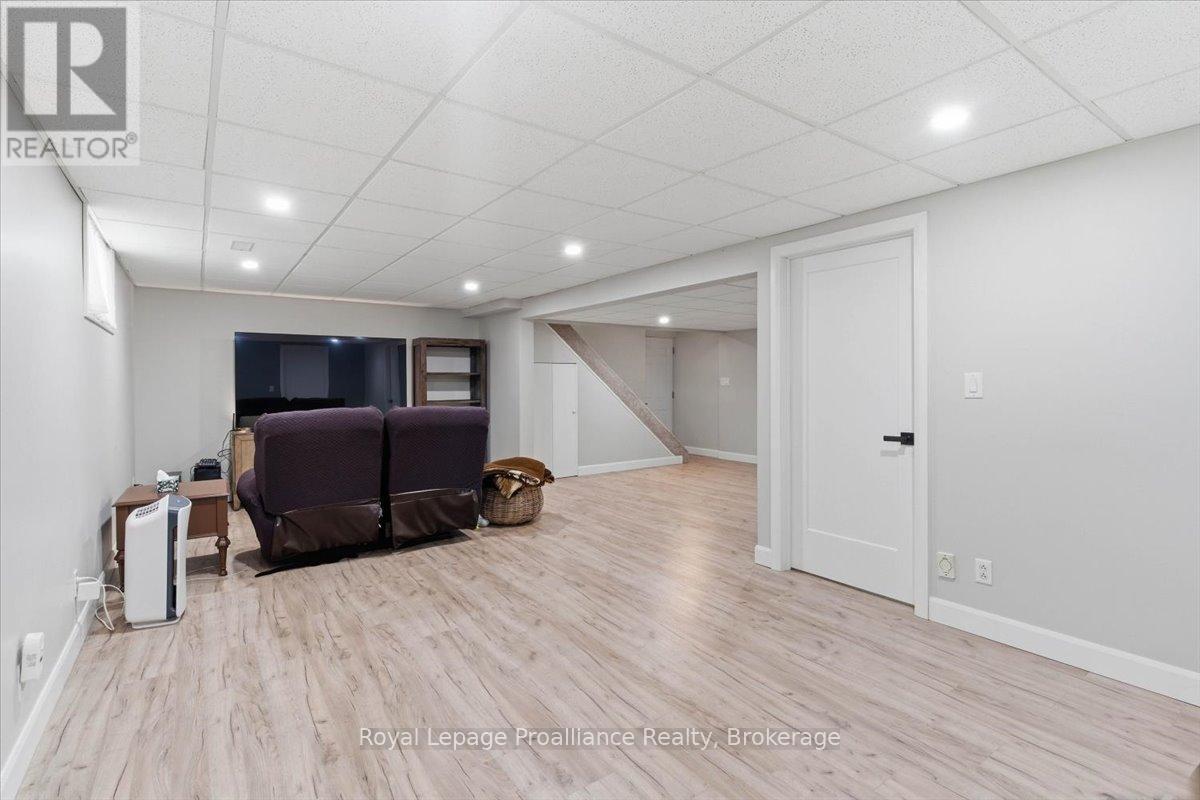1365 FRANKFORD ROAD - 22