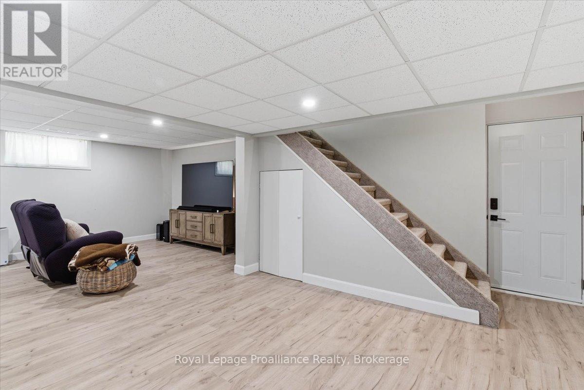 1365 FRANKFORD ROAD - 21