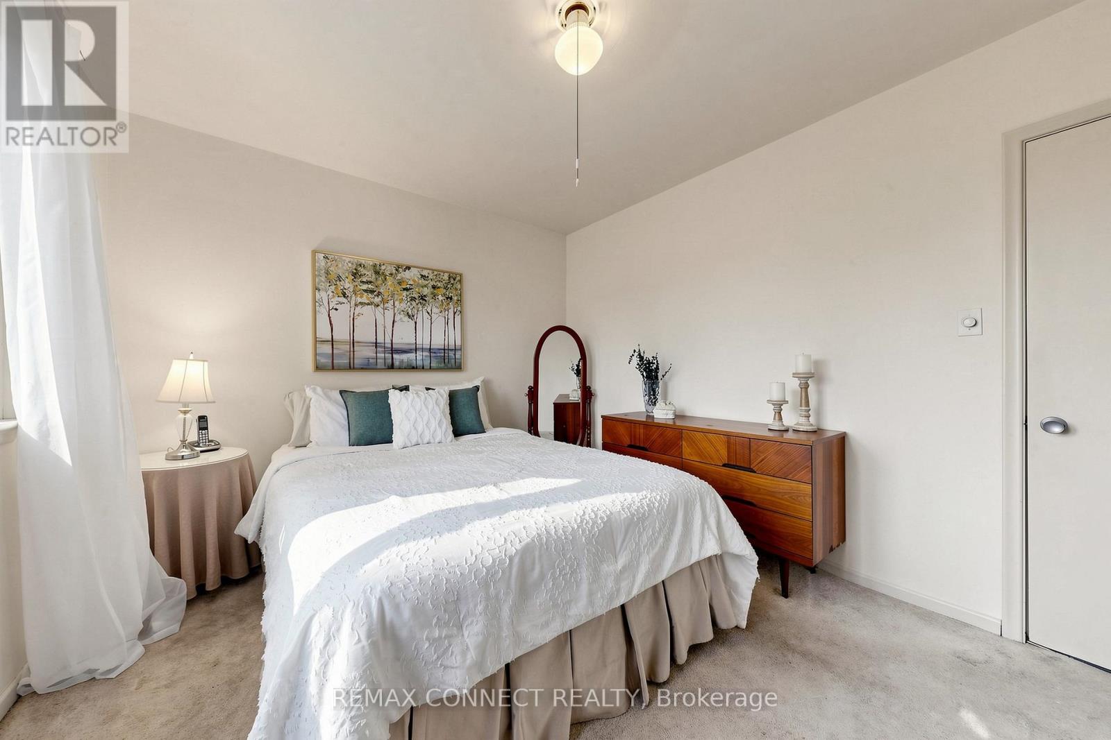 22 WOODGROVE DRIVE - 18