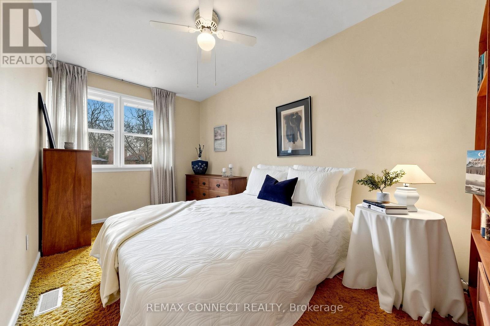 22 WOODGROVE DRIVE - 20