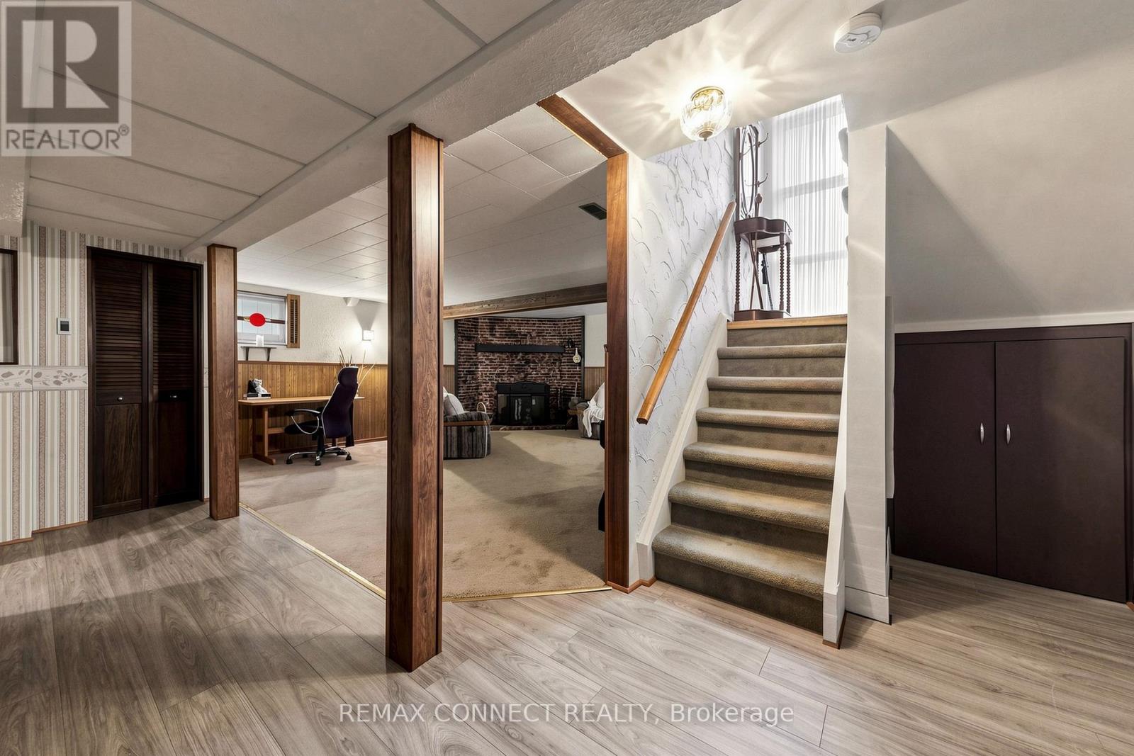 22 WOODGROVE DRIVE - 27