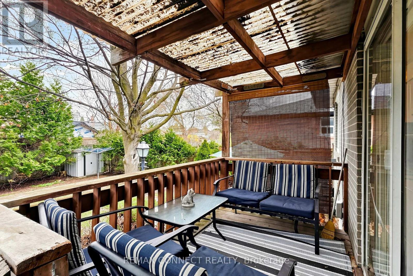 22 WOODGROVE DRIVE - 39