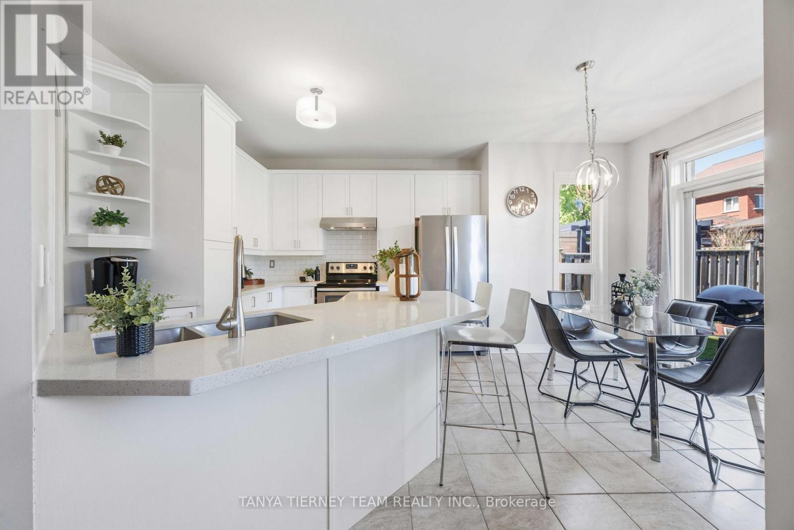 9 PENHURST DRIVE - 23