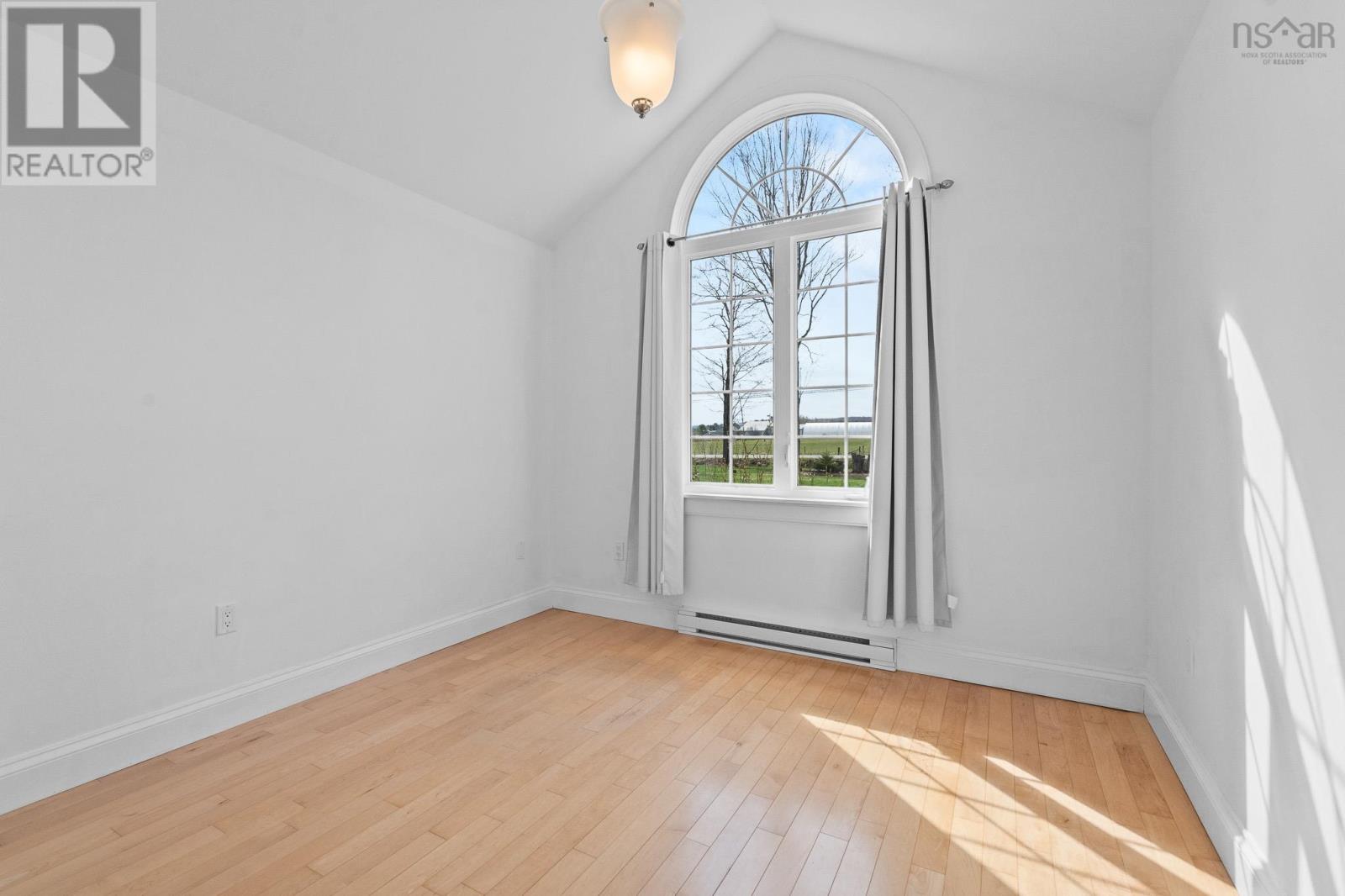 1939 Middle Road - 29