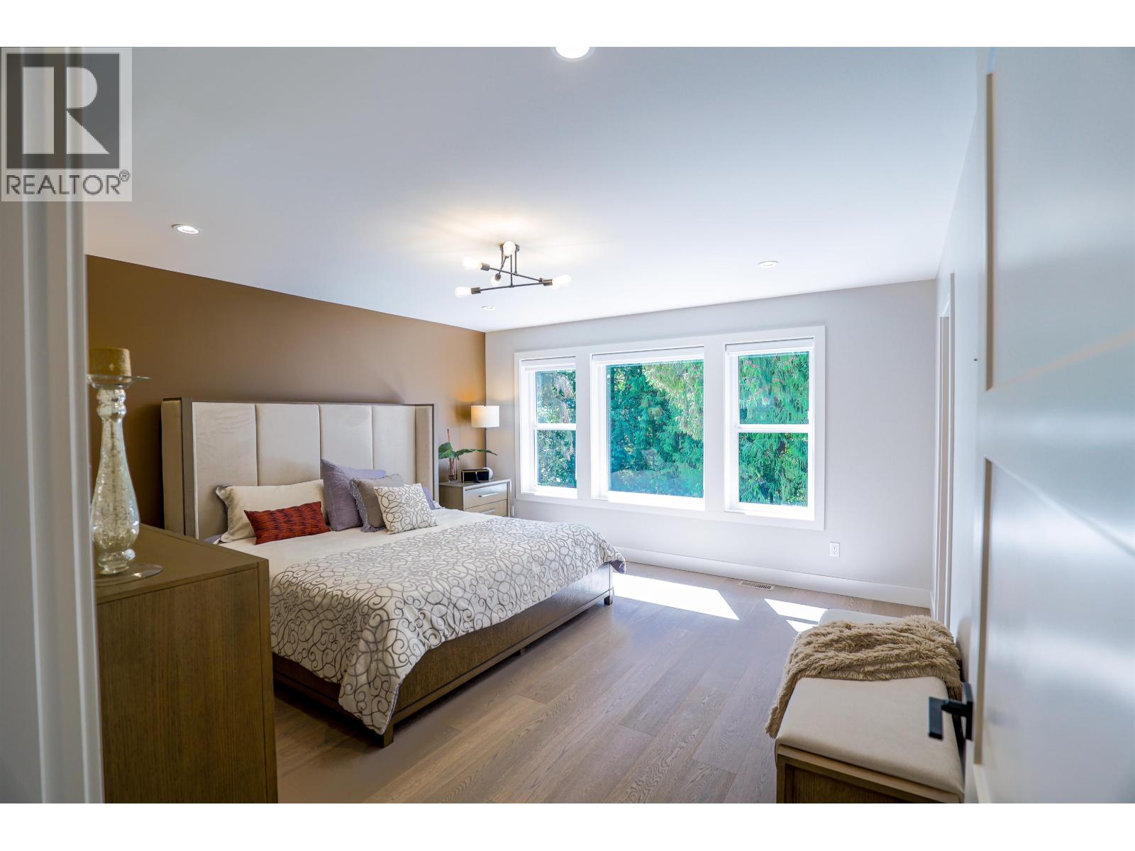 6 Bed, 5 Bath House for Sale in Coquitlam – 1388 MADORE AVENUE, Coquitlam - Image 12