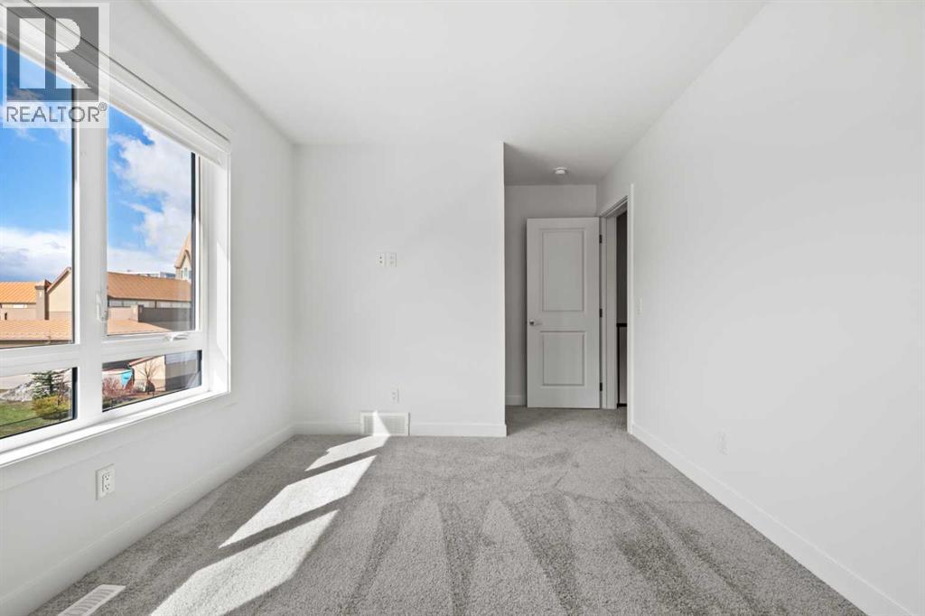 848 83 Street SW - 26