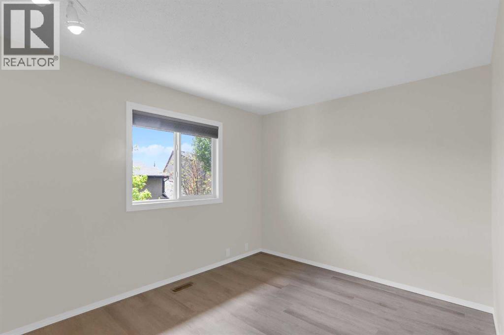 403 Cannington Close SW - 20