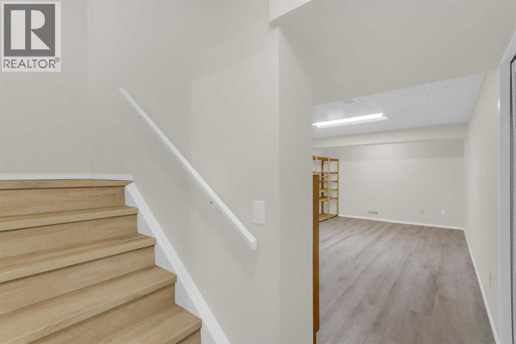 403 Cannington Close SW - 22