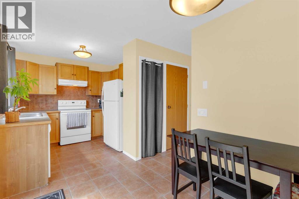 403 Cannington Close SW - 9