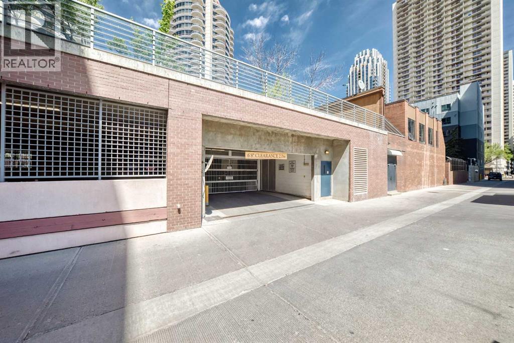 #807 650 10 Street SW - 33