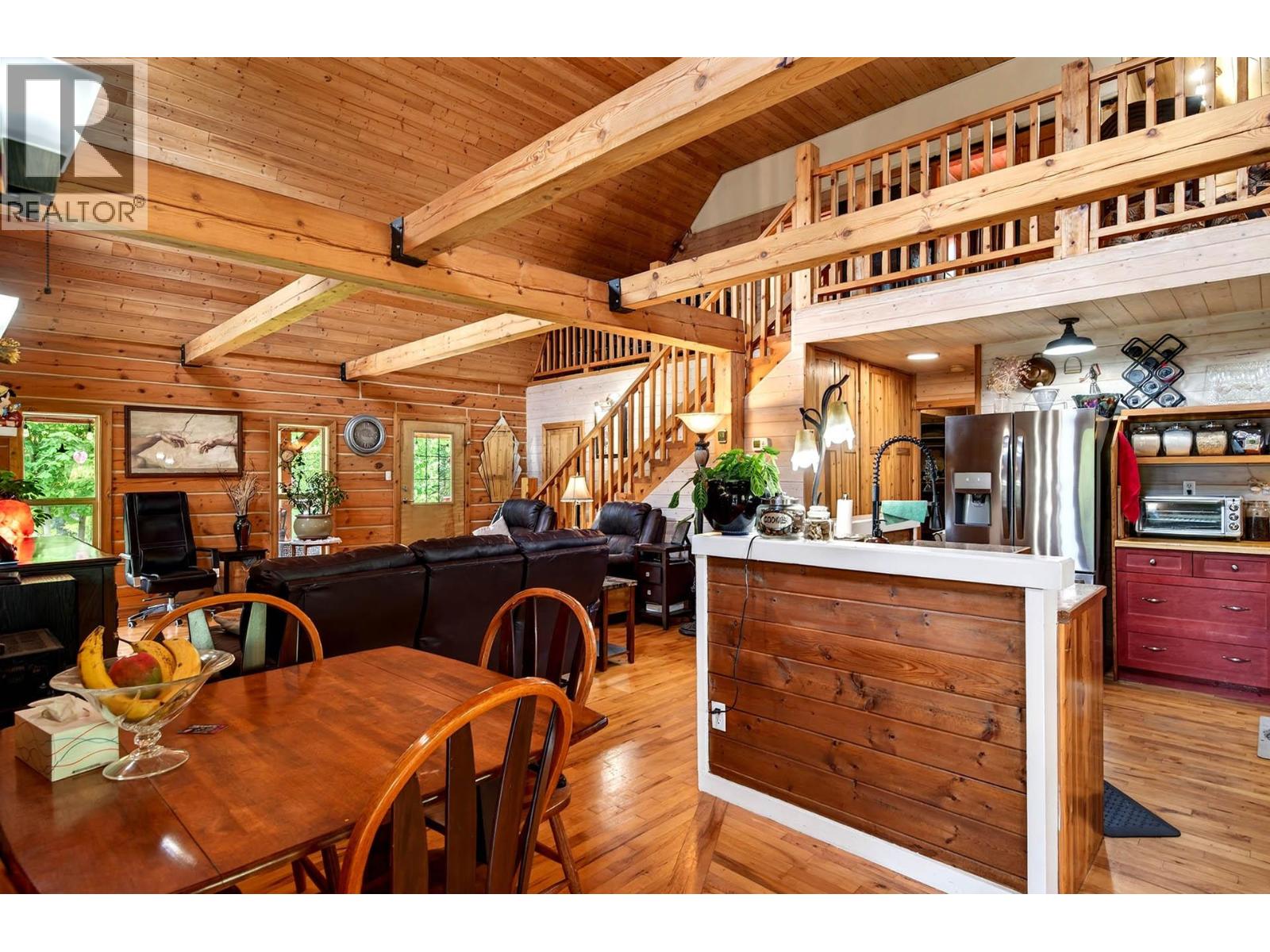 2236 YELLOWHEAD Highway - 8