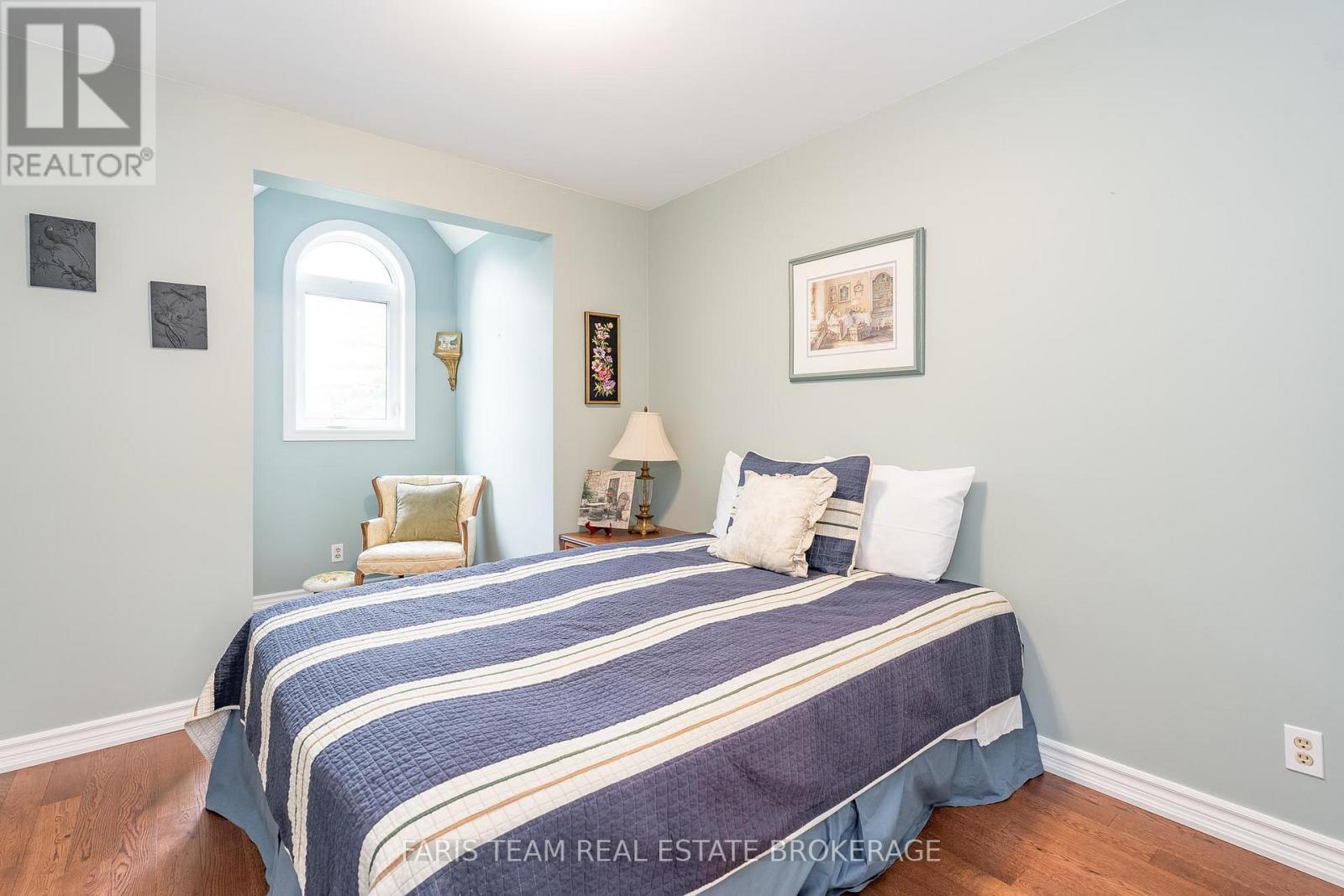 32 CAIRNS BOULEVARD - 20