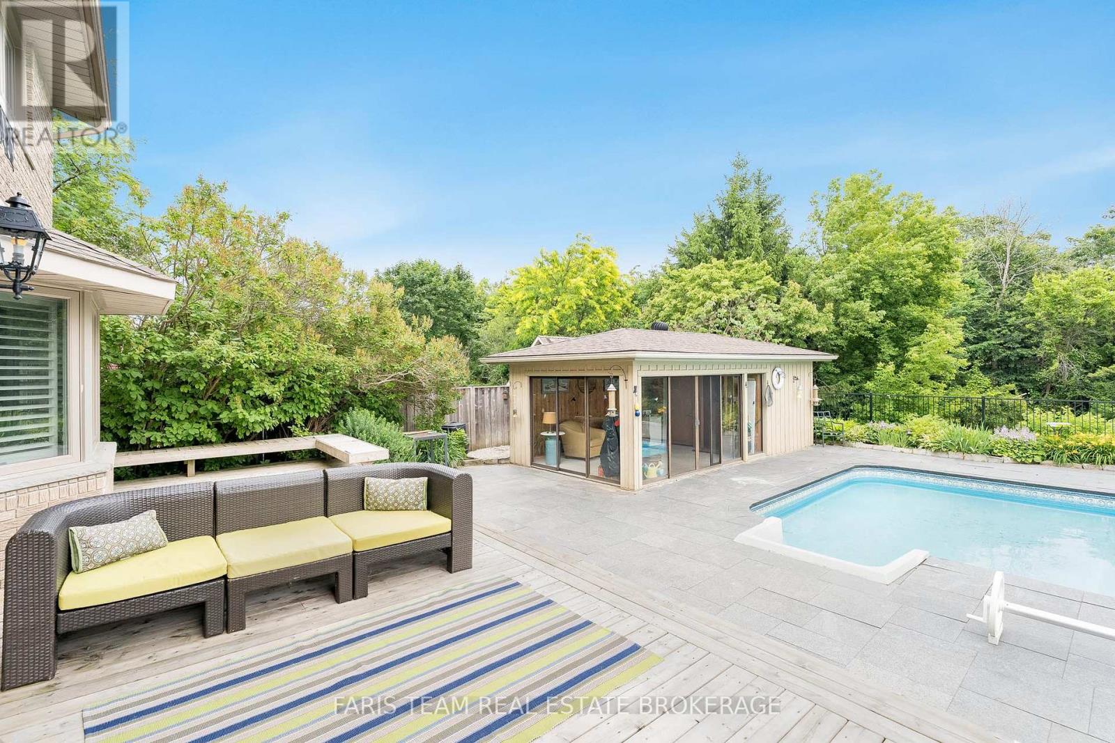 32 CAIRNS BOULEVARD - 27
