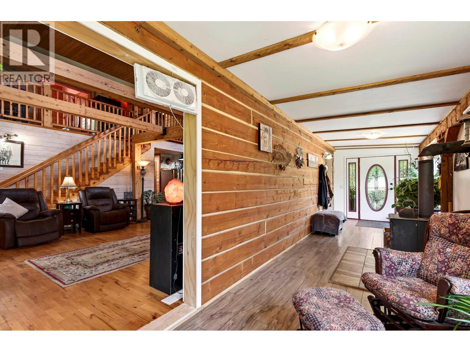 2236 YELLOWHEAD Highway - 35