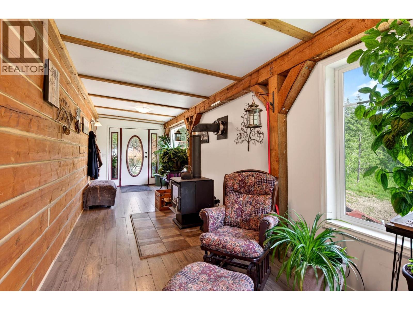 2236 YELLOWHEAD Highway - 34