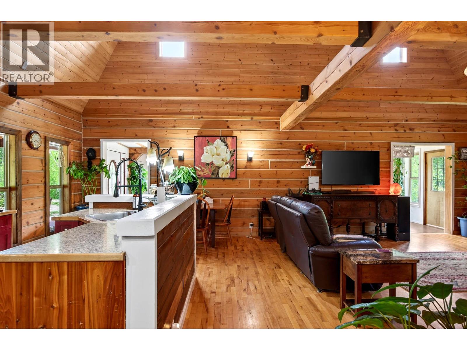 2236 YELLOWHEAD Highway - 23