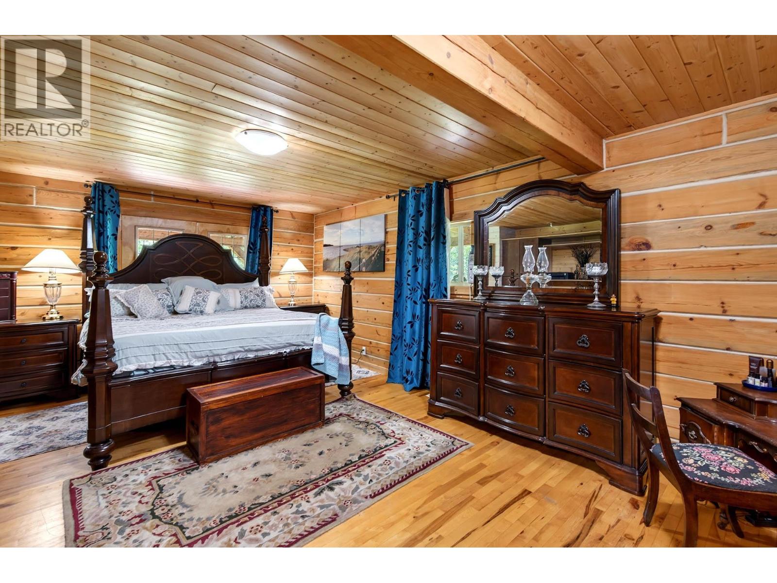 2236 YELLOWHEAD Highway - 30