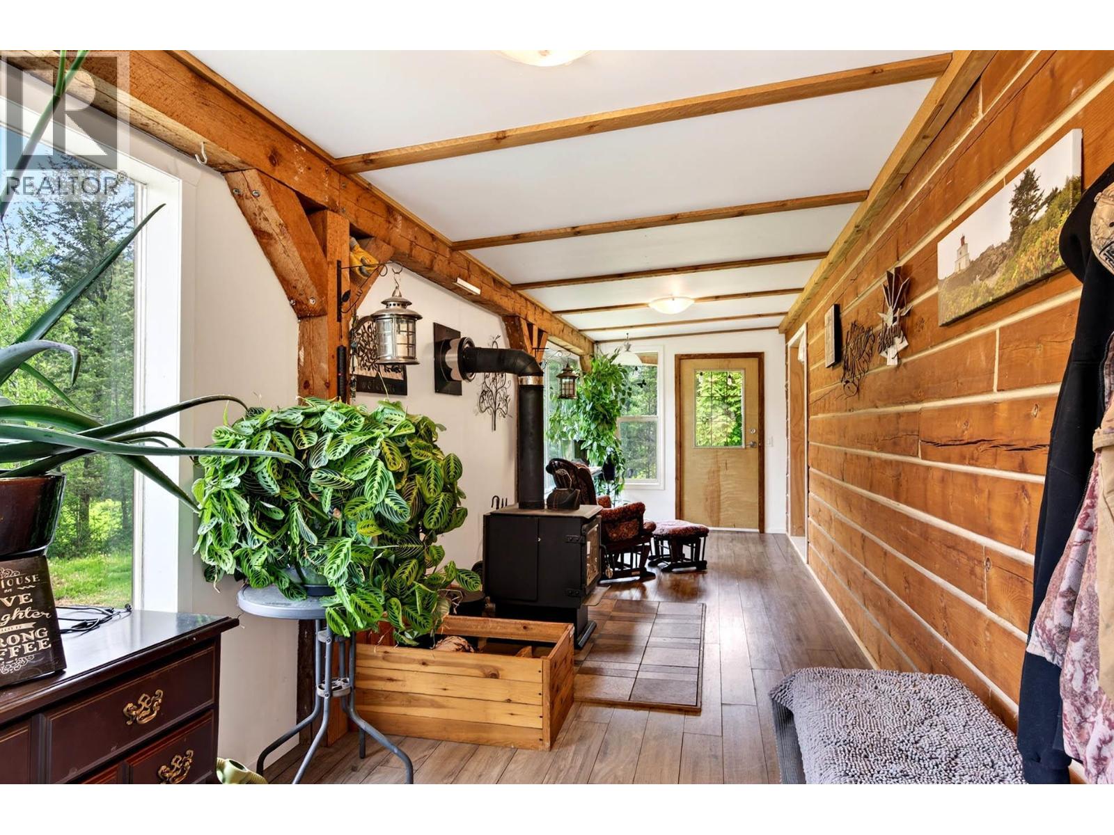 2236 YELLOWHEAD Highway - 33