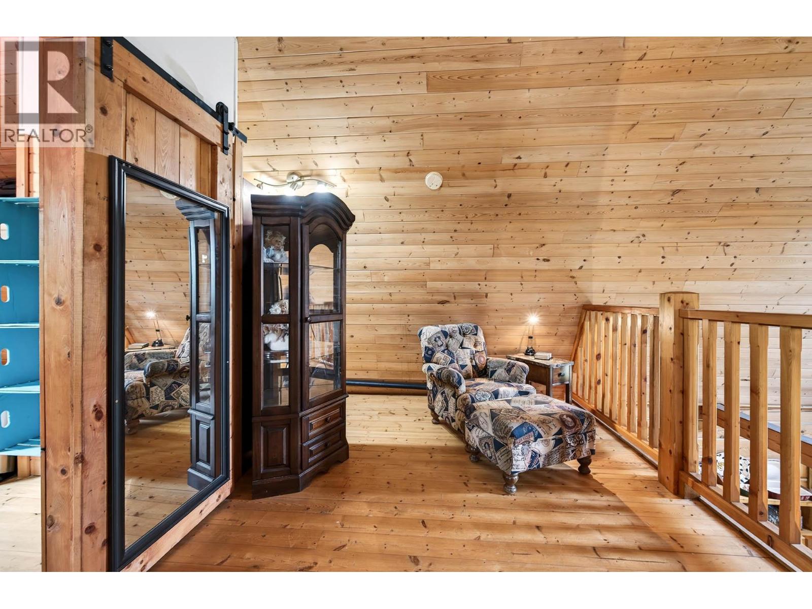 2236 YELLOWHEAD Highway - 40