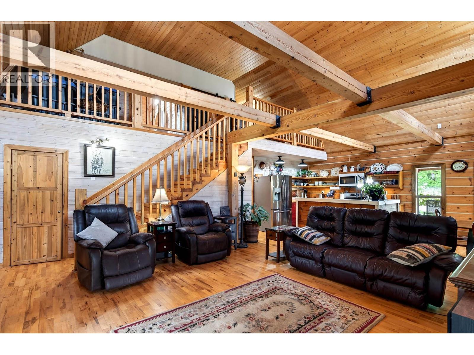 2236 YELLOWHEAD Highway - 21