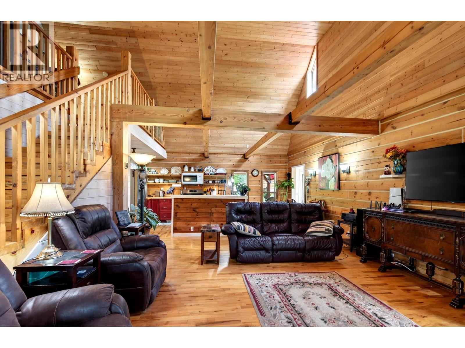 2236 YELLOWHEAD Highway - 22