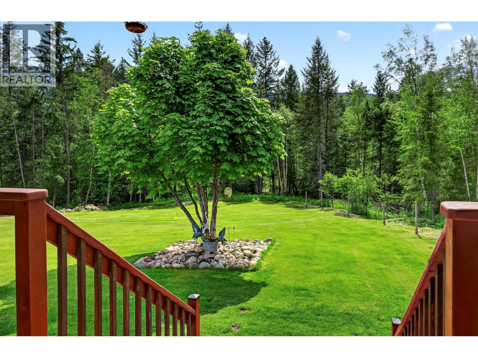 2236 YELLOWHEAD Highway - 76
