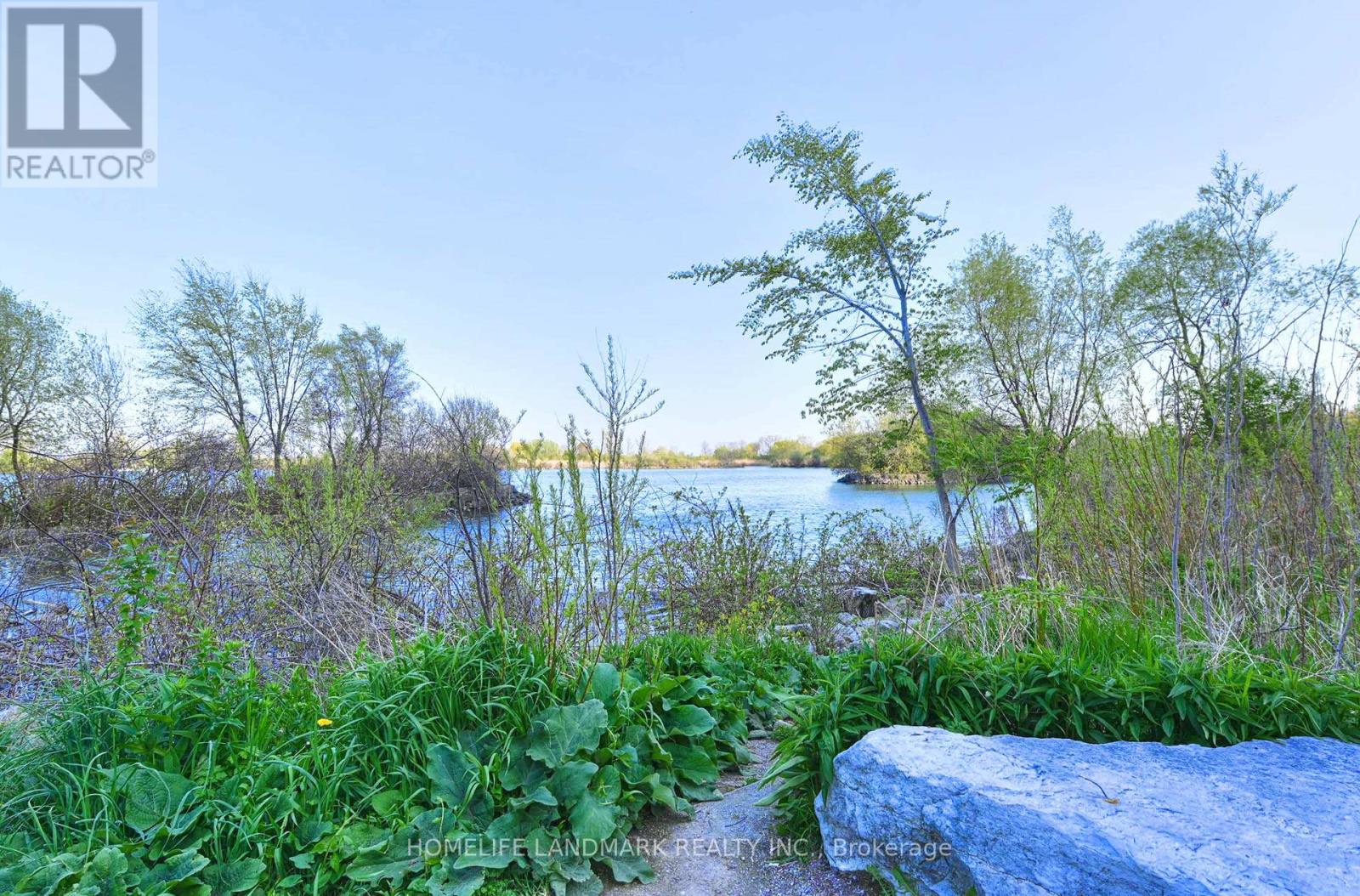 #227 80 MARINE PARADE DRIVE - 14