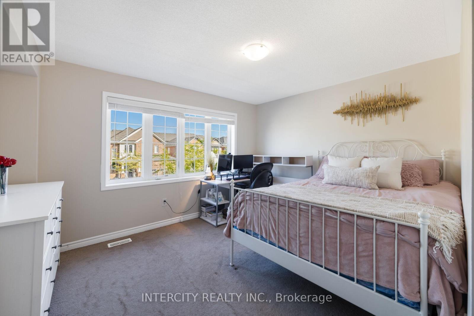 19 ENFORD CRESCENT - 33