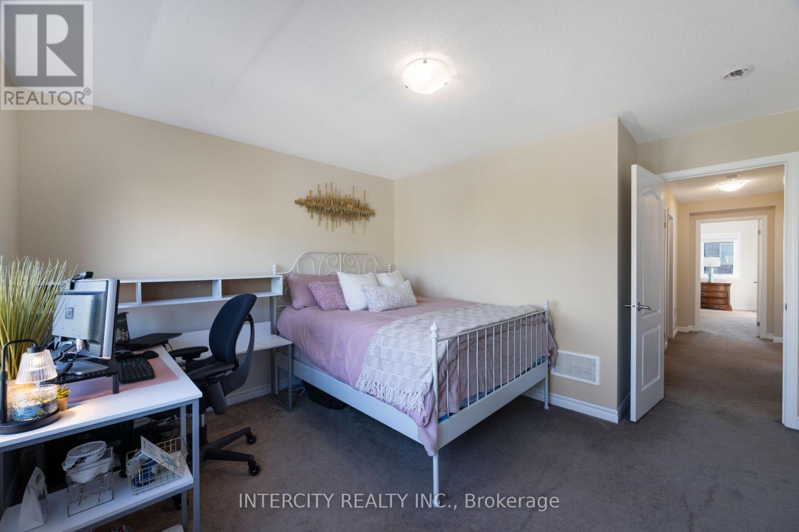 19 ENFORD CRESCENT - 34