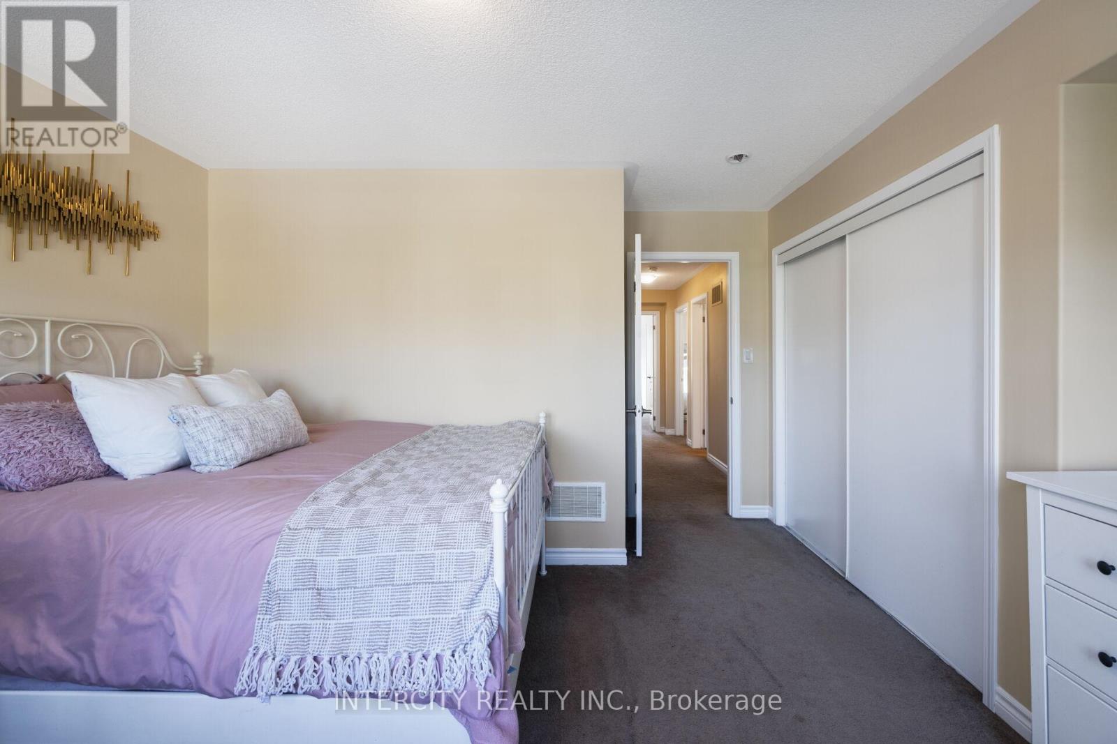 19 ENFORD CRESCENT - 35