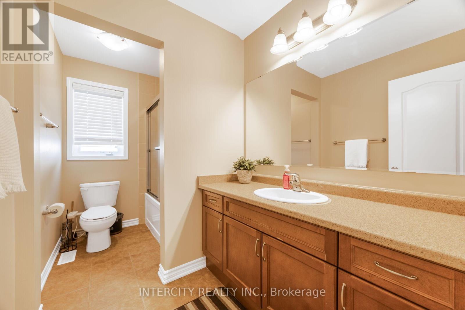 19 ENFORD CRESCENT - 43
