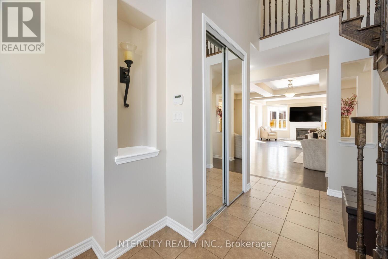 19 ENFORD CRESCENT - 8