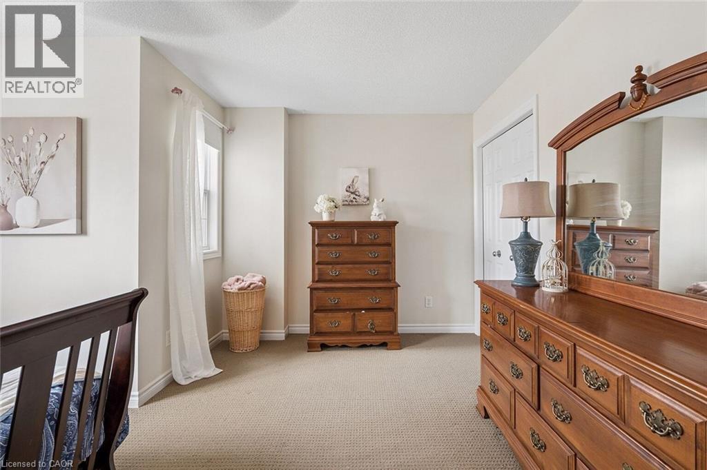 124 RIDGE TOP Crescent - 23