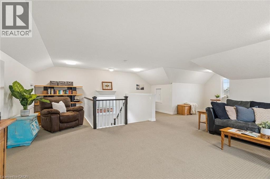 124 RIDGE TOP Crescent - 36