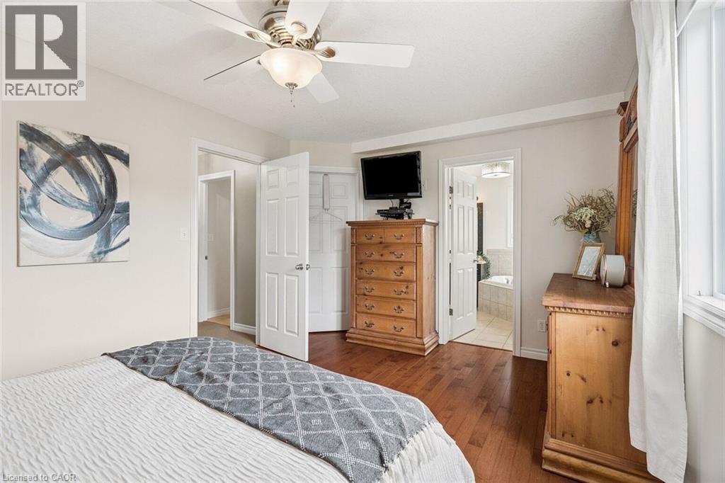 124 RIDGE TOP Crescent - 26