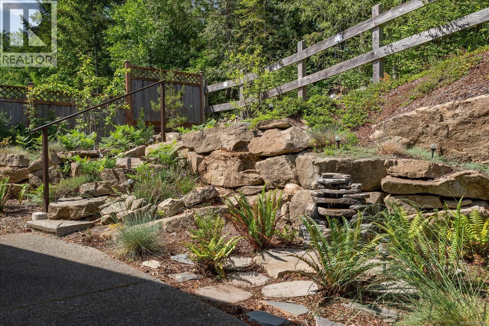 1613 Roberta Rd S - 27