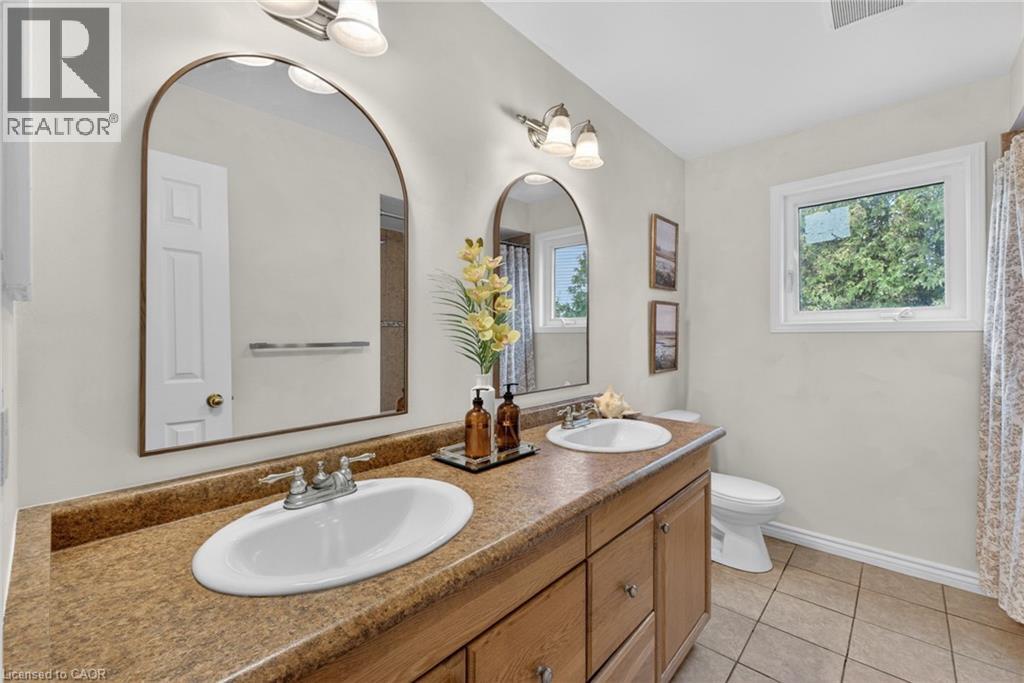 2471 MALCOLM Crescent - 20