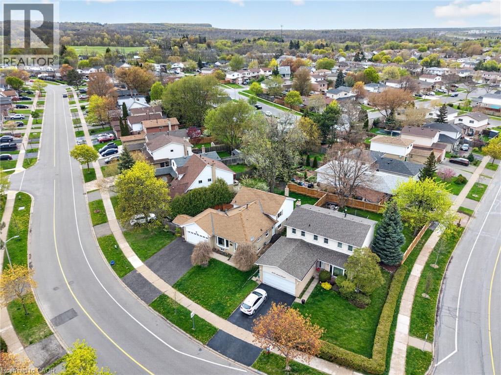 2471 MALCOLM Crescent - 41